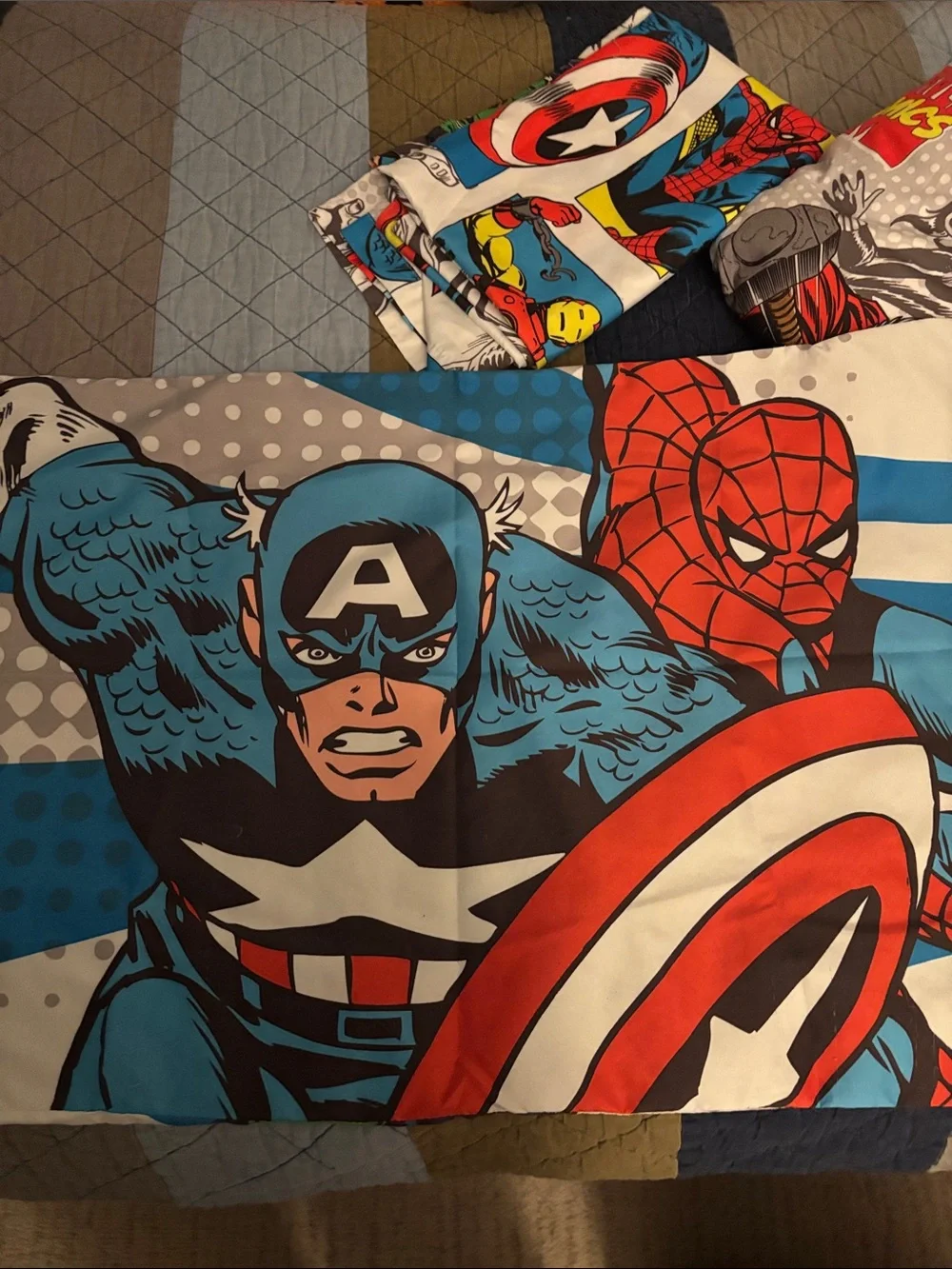 Marvel Comics Superhero sheet Set - Red, Yellow, Blue